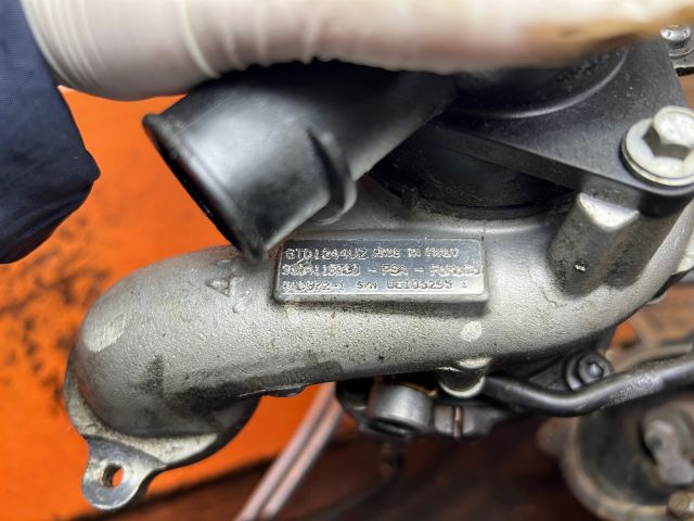 bontott FORD FOCUS III Turbó