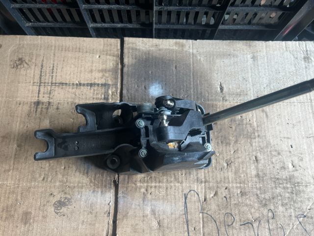 bontott FORD FOCUS III Váltó Kulissza