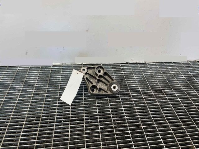 bontott FORD FOCUS III Váltó Tartó Bak (Pozíciófüggetlen)