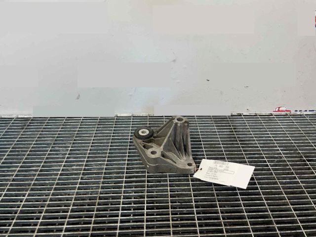 bontott FORD FOCUS III Váltó Tartó Bak (Pozíciófüggetlen)