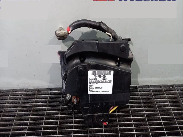 bontott FORD FOCUS III Biztosítéktábla Motortér