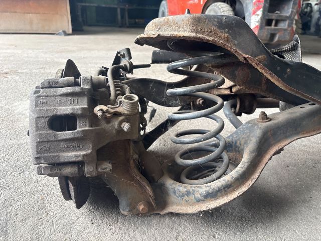 bontott FORD FOCUS III Hátsó Híd (Tárcsafékes)