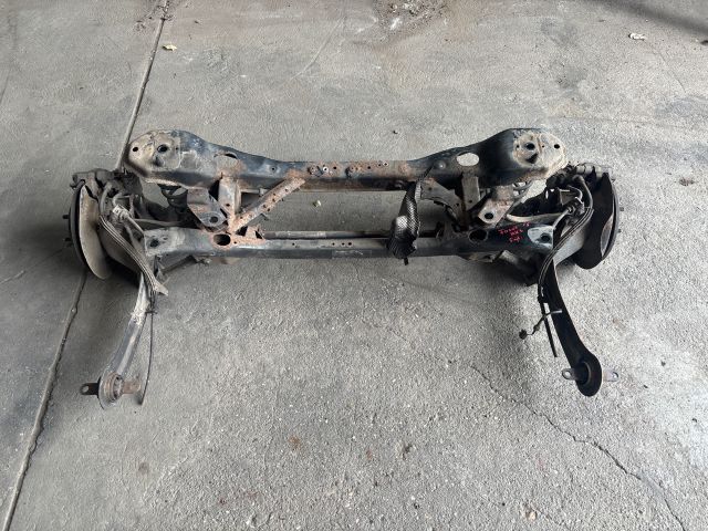 bontott FORD FOCUS III Hátsó Híd (Tárcsafékes)