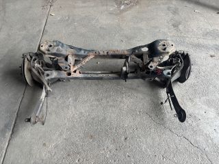 bontott FORD FOCUS III Hátsó Híd (Tárcsafékes)