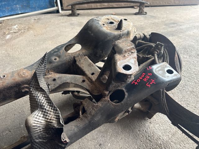 bontott FORD FOCUS III Hátsó Híd (Tárcsafékes)