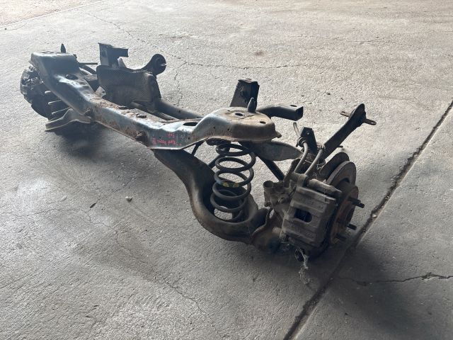 bontott FORD FOCUS III Hátsó Híd (Tárcsafékes)