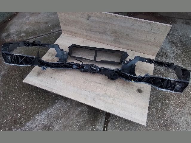 bontott FORD FOCUS III Homlokfal (Üres lemez)