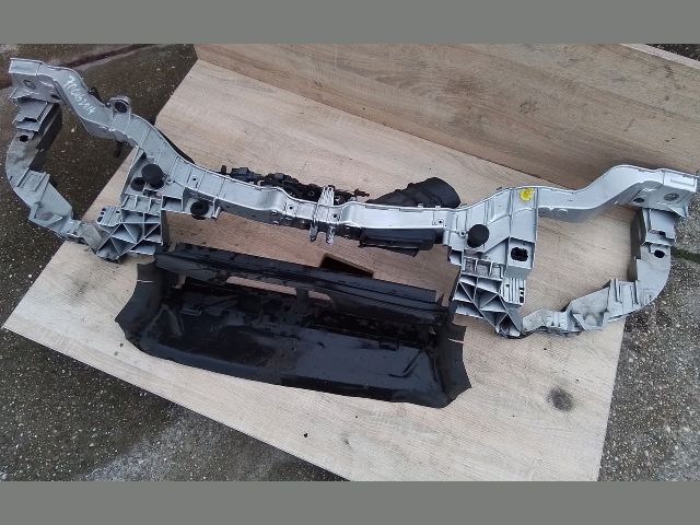 bontott FORD FOCUS III Homlokfal (Üres lemez)