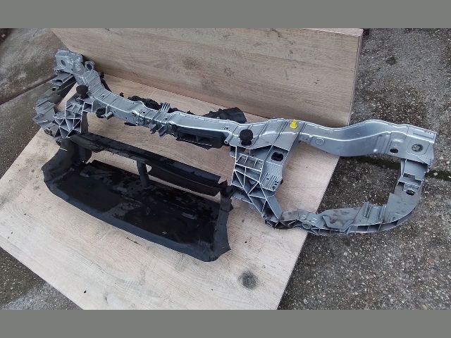 bontott FORD FOCUS III Homlokfal (Üres lemez)