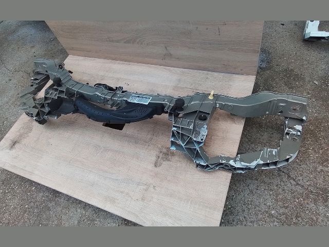 bontott FORD FOCUS III Homlokfal (Üres lemez)