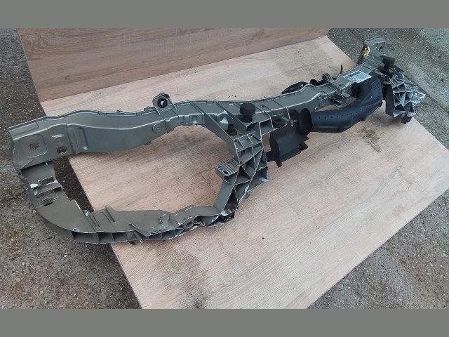 bontott FORD FOCUS III Homlokfal (Üres lemez)