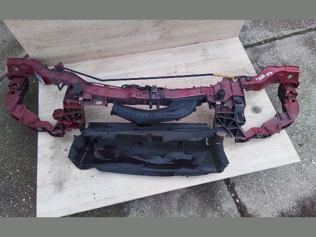 bontott FORD FOCUS III Homlokfal (Üres lemez)