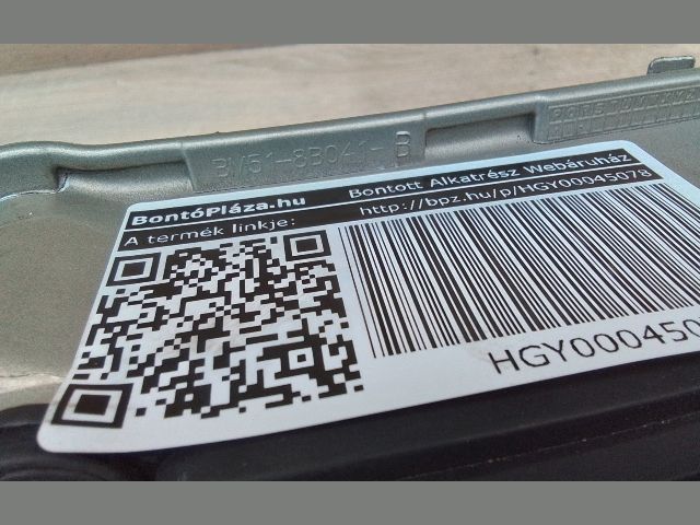 bontott FORD FOCUS III Homlokfal (Üres lemez)