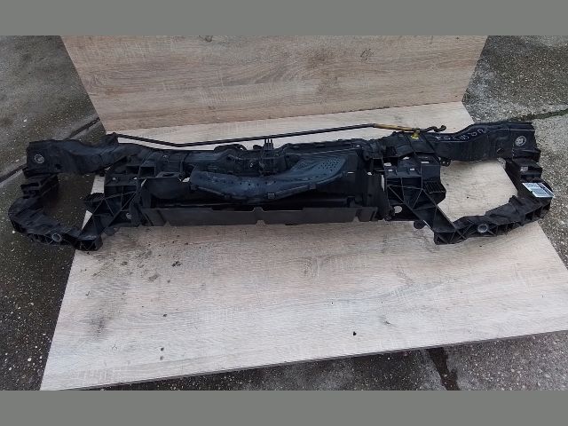 bontott FORD FOCUS III Homlokfal (Üres lemez)