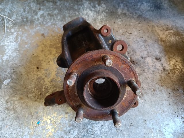 bontott FORD FOCUS III Jobb első Csonkállvány