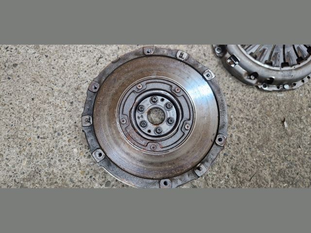 bontott FORD FOCUS III Kettős tömegű Lendkerék