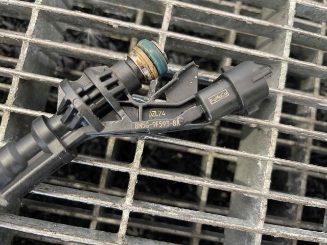 bontott FORD FOCUS III Porlasztó (1 db)