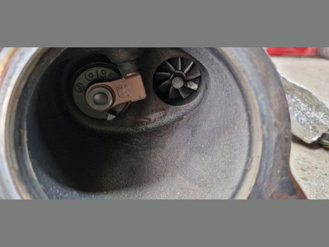 bontott FORD FOCUS III Turbó