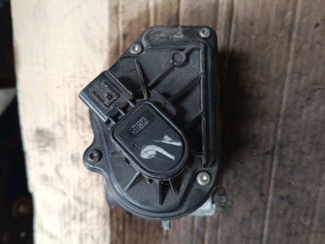 bontott FORD FOCUS III Fojtószelep (Elektromos)