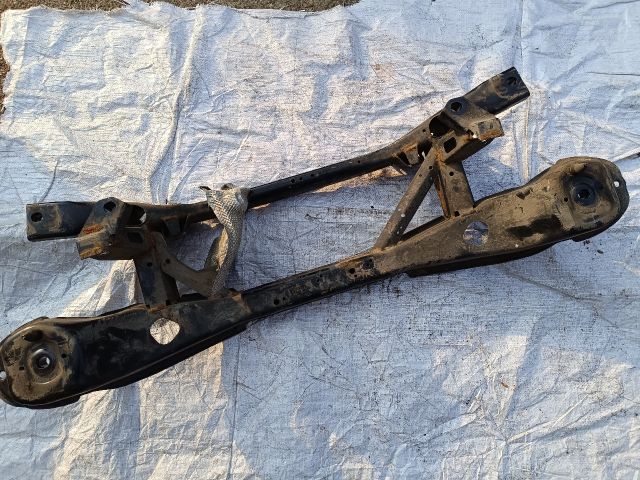 bontott FORD FOCUS III Hátsó Bölcső