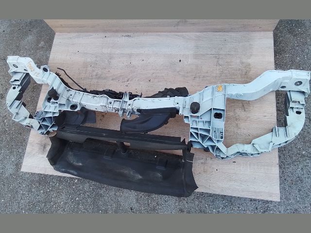 bontott FORD FOCUS III Homlokfal (Üres lemez)