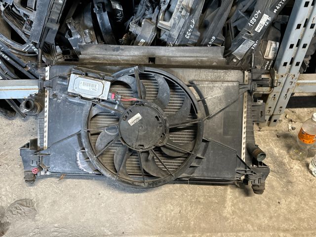 bontott FORD FOCUS III Hűtő Ventilátor(ok), Radiátor(ok) Szett