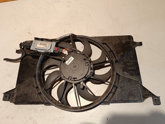 bontott FORD FOCUS III Hűtőventilátor