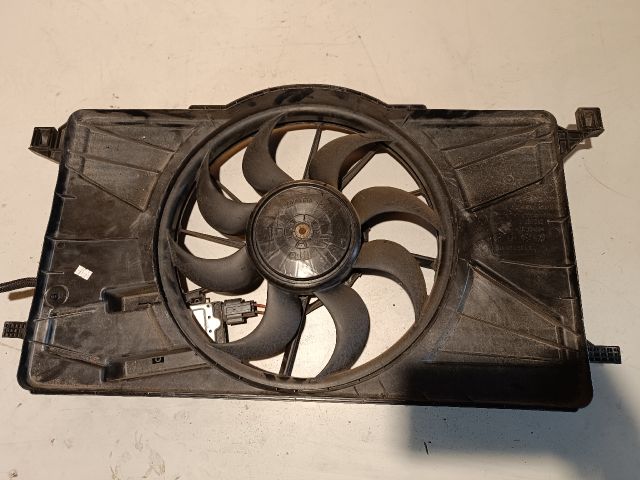 bontott FORD FOCUS III Hűtőventilátor