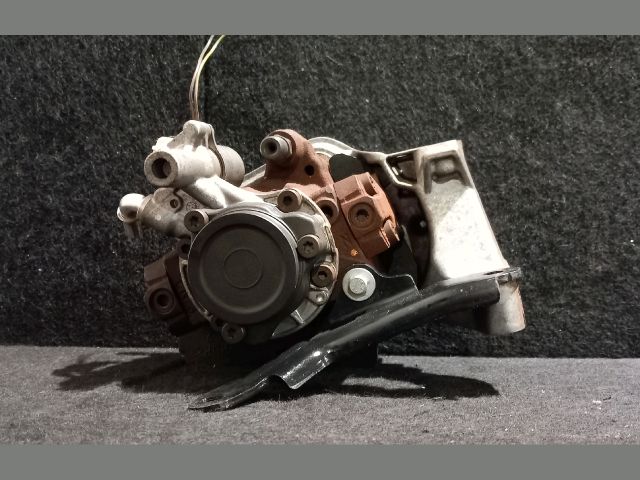 bontott FORD FOCUS III Adagoló