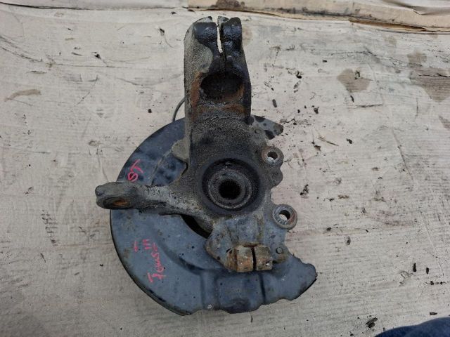 bontott FORD FOCUS III Bal első Csonkállvány Kerékaggyal