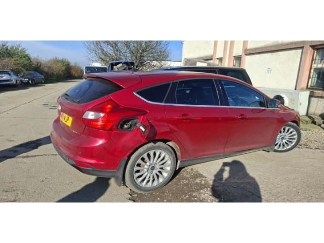 bontott FORD FOCUS III Bal első Csonkállvány