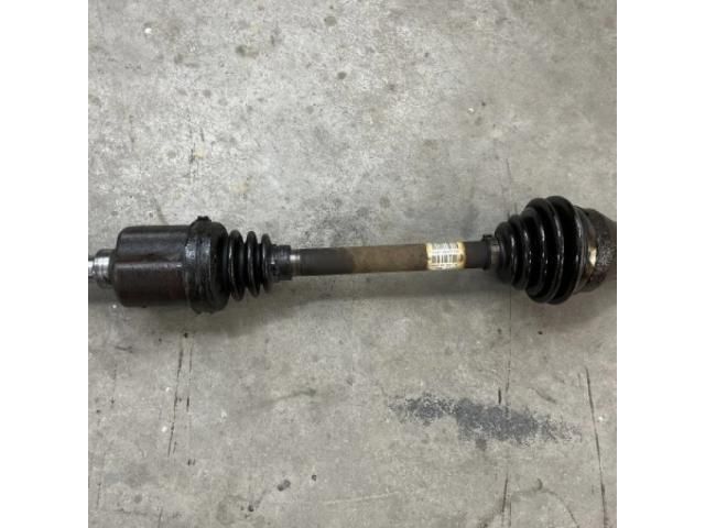 bontott FORD FOCUS III Bal Féltengely