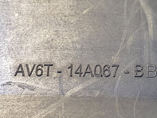 bontott FORD FOCUS III Biztosítéktábla Motortér