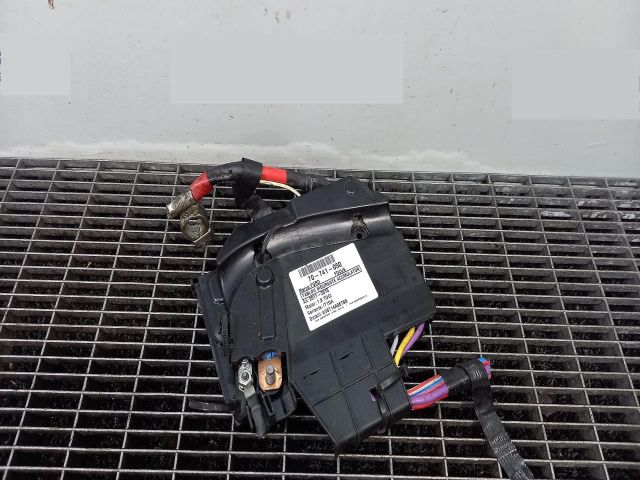 bontott FORD FOCUS III Biztosítéktábla Motortér