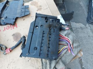 bontott FORD FOCUS III Biztosítéktábla Motortér