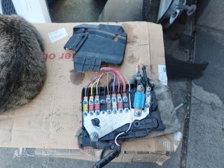 bontott FORD FOCUS III Biztosítéktábla Motortér