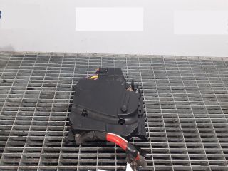 bontott FORD FOCUS III Biztosítéktábla Motortér