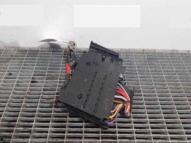 bontott FORD FOCUS III Biztosítéktábla Motortér