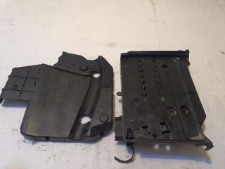 bontott FORD FOCUS III Biztosítéktábla Motortér