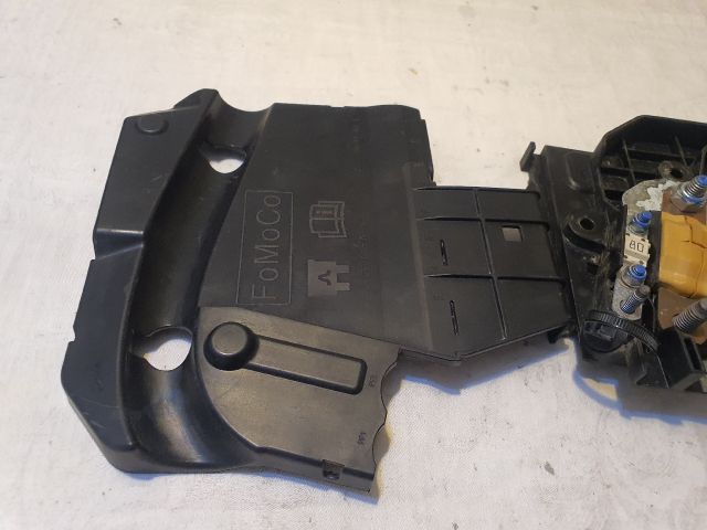 bontott FORD FOCUS III Biztosítéktábla Motortér