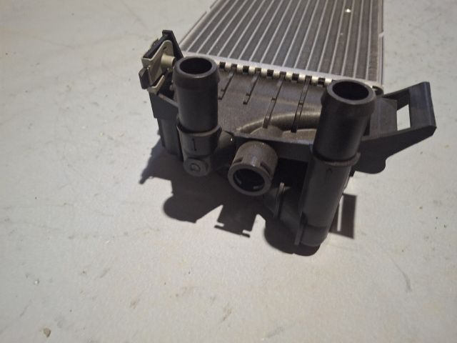 bontott FORD FOCUS III Vízhűtő Radiátor (Klímás)