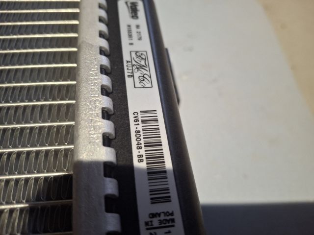 bontott FORD FOCUS III Vízhűtő Radiátor (Klímás)