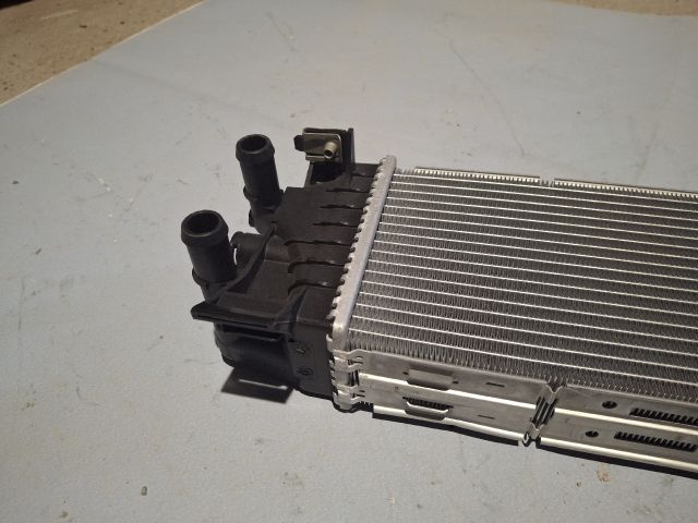 bontott FORD FOCUS III Vízhűtő Radiátor (Klímás)