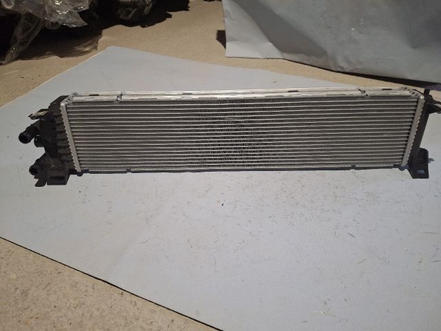 bontott FORD FOCUS III Vízhűtő Radiátor (Klímás)