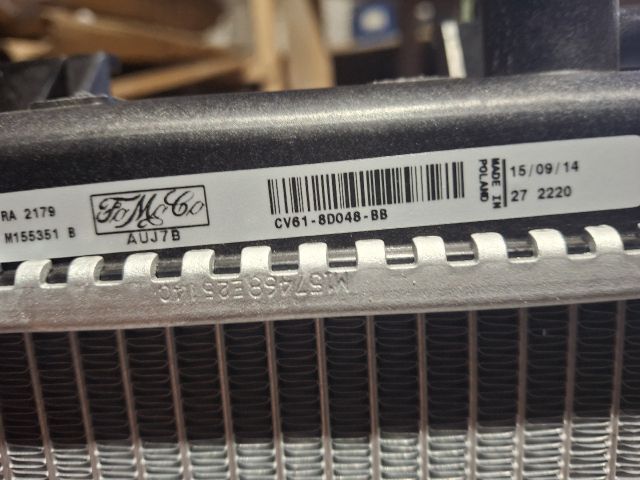 bontott FORD FOCUS III Vízhűtő Radiátor (Klímás)