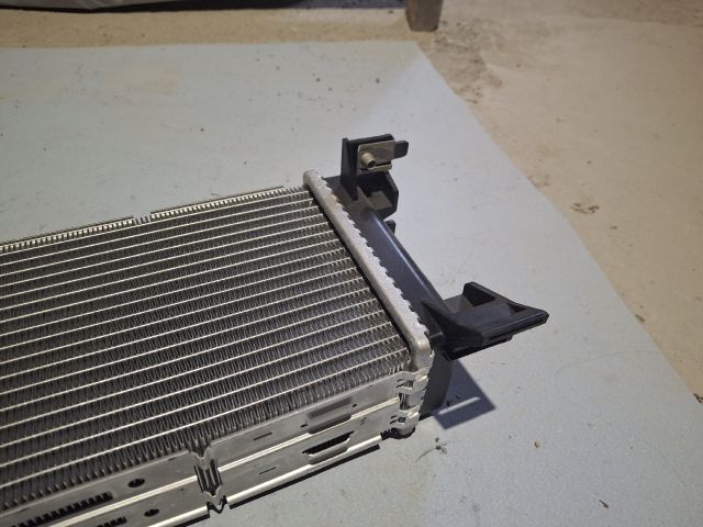 bontott FORD FOCUS III Vízhűtő Radiátor (Klímás)