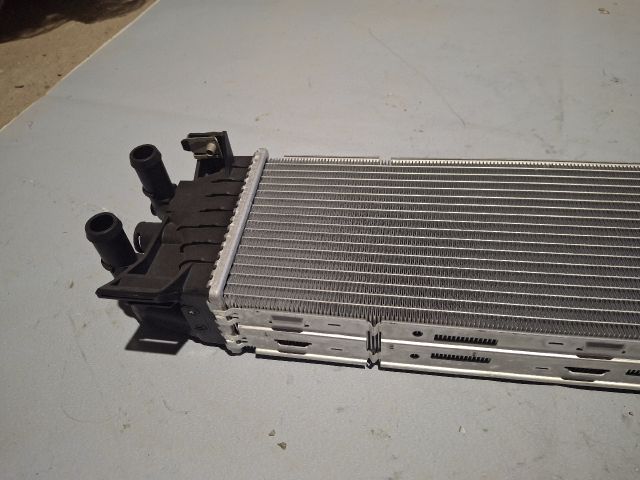 bontott FORD FOCUS III Vízhűtő Radiátor (Klímás)