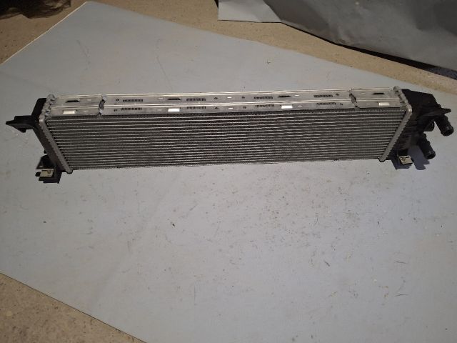 bontott FORD FOCUS III Vízhűtő Radiátor (Klímás)