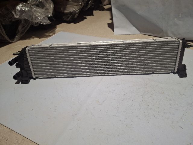 bontott FORD FOCUS III Vízhűtő Radiátor (Klímás)