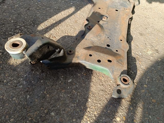 bontott FORD FOCUS III Első Bölcső